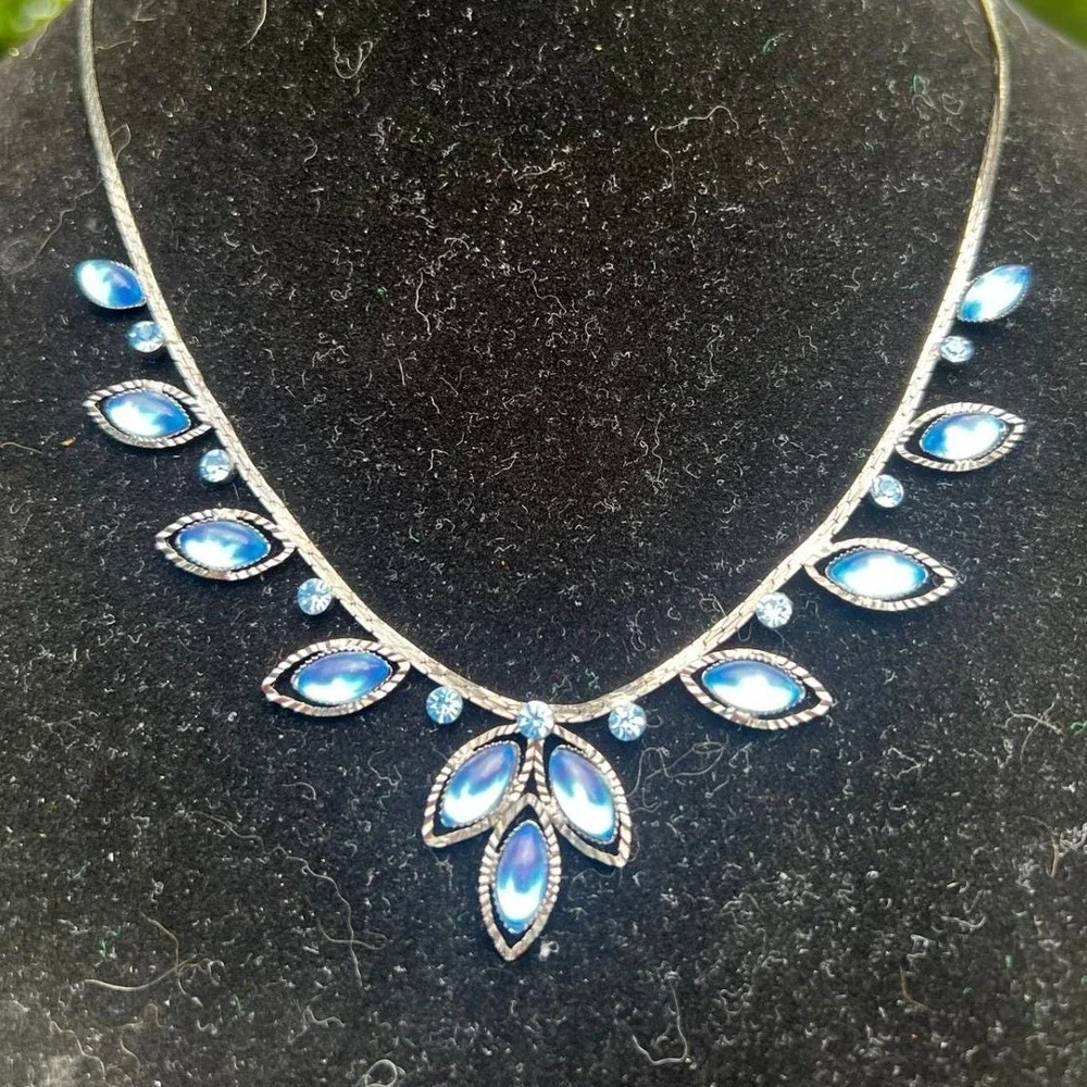 Vtg Blue Faux Moonstone Rhinestone Silver‎ Tone Bib Statement Necklace